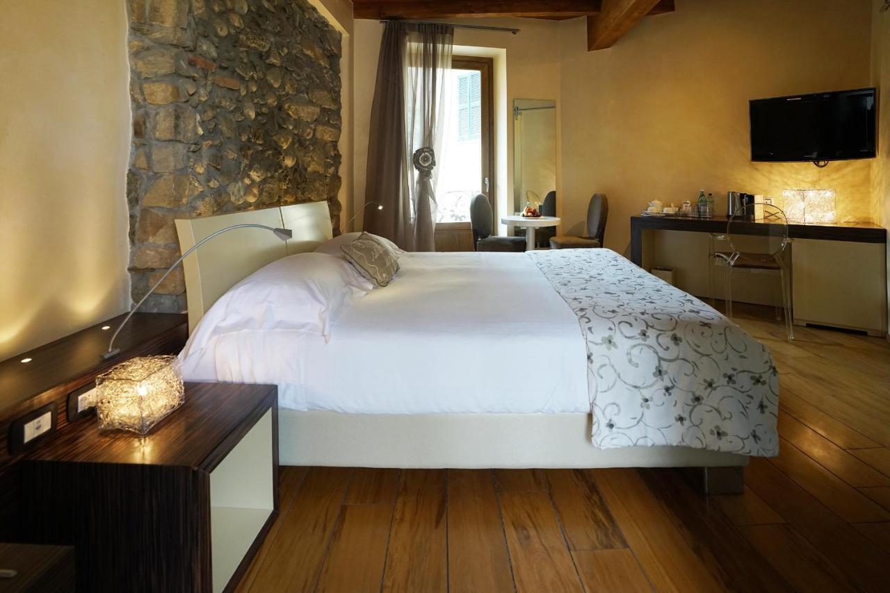 Il Portico - 1711 Luxury Guest House Arlate Kültér fotó