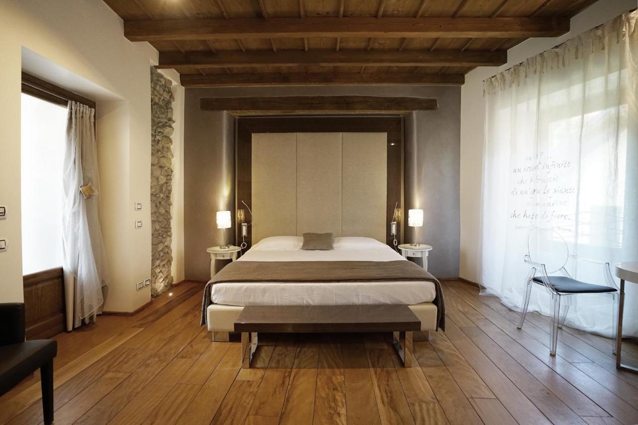 Il Portico - 1711 Luxury Guest House Arlate Kültér fotó