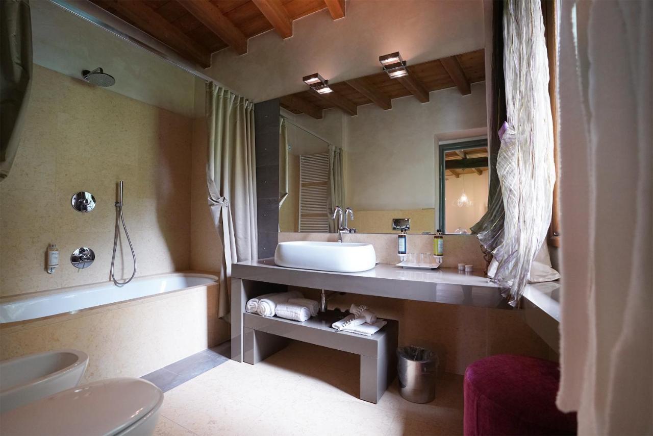 Il Portico - 1711 Luxury Guest House Arlate Kültér fotó