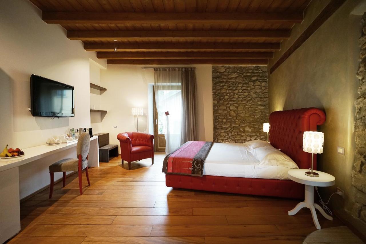 Il Portico - 1711 Luxury Guest House Arlate Kültér fotó