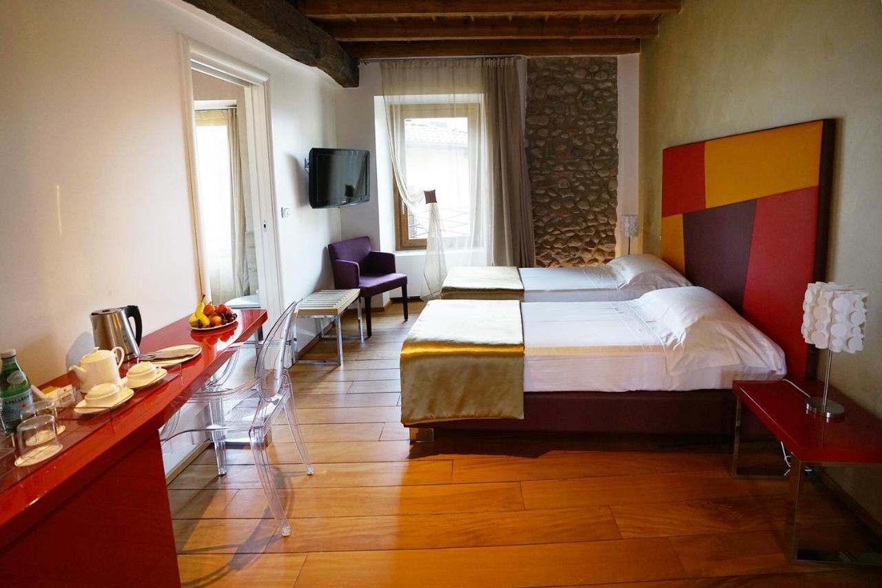 Il Portico - 1711 Luxury Guest House Arlate Kültér fotó