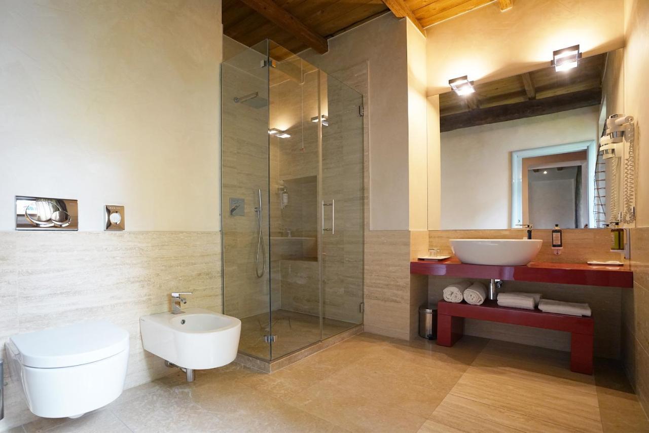Il Portico - 1711 Luxury Guest House Arlate Kültér fotó