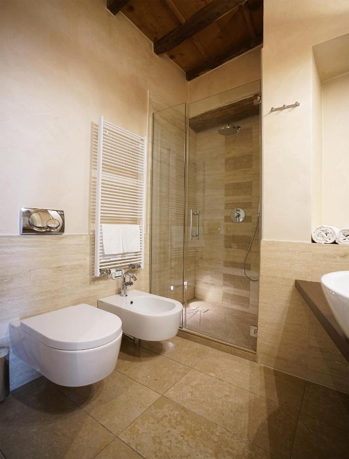 Il Portico - 1711 Luxury Guest House Arlate Kültér fotó
