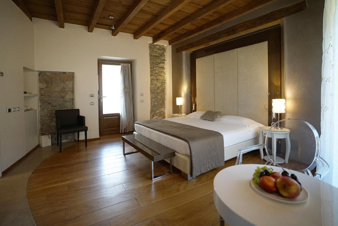 Il Portico - 1711 Luxury Guest House Arlate Kültér fotó