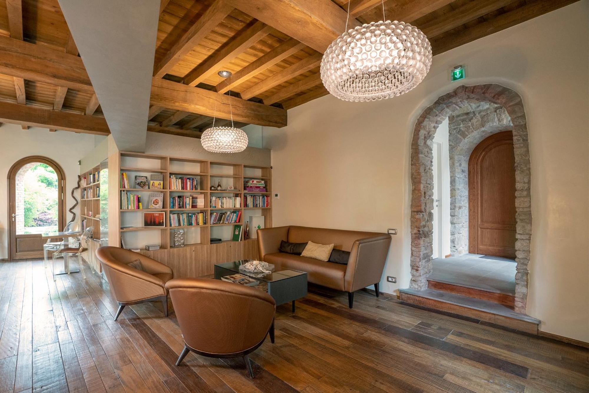 Il Portico - 1711 Luxury Guest House Arlate Kültér fotó